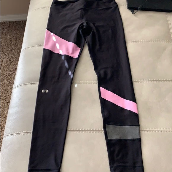 Under Armour Pants - Ladies Under Armour compression athletic pants